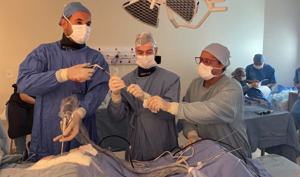 Cirurgia endoscópica da coluna vertebral: o que é e quando é indicada